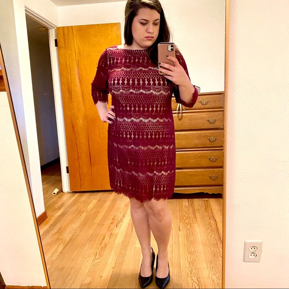 ✨CLEARANCE✨ Jessica Howard Lace Sheath Dress - Picture 1 of 5